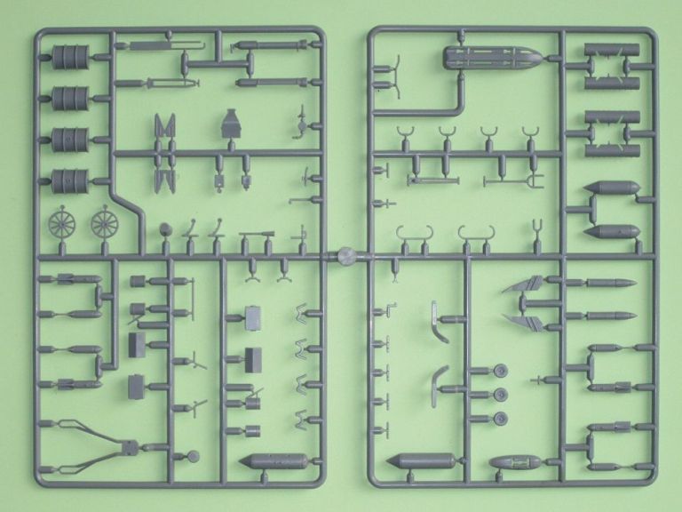 German Luftwaffe Weapons set and Accessories